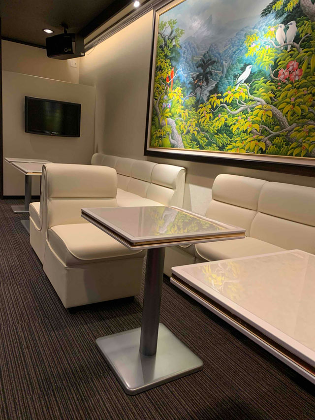 クラブ・スナックの業務家具納品例