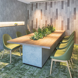 レイ アームレスチェア(木製脚)イメージ