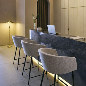 ロイクスタンド